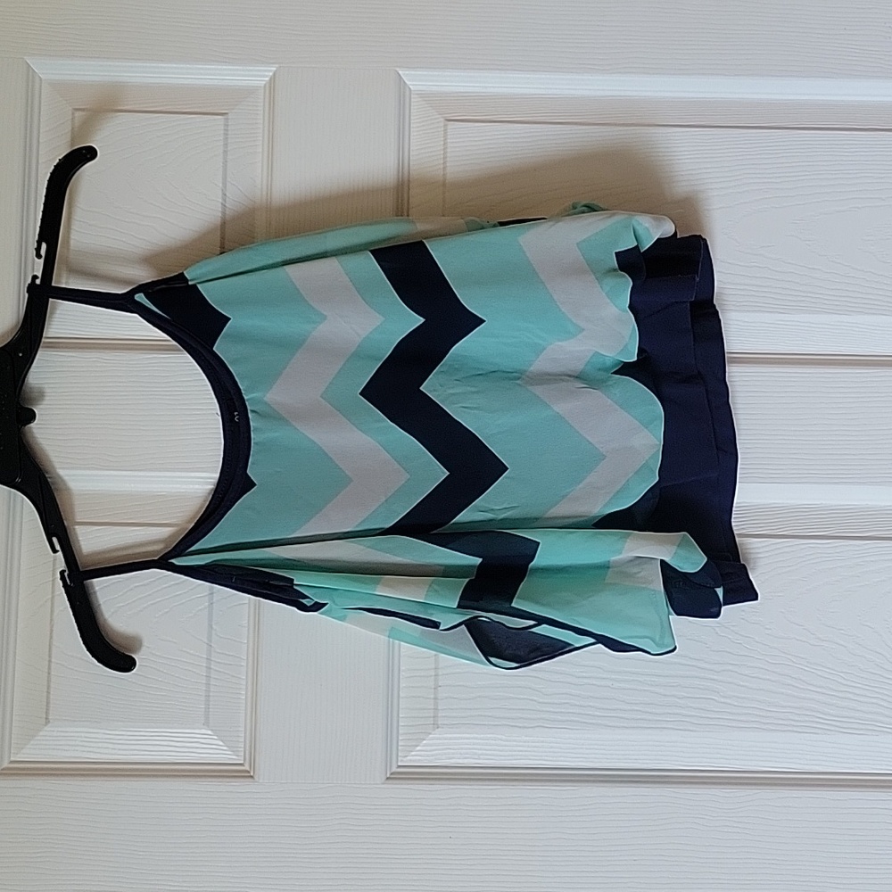 Rue21 Size Large Chevron Shirt